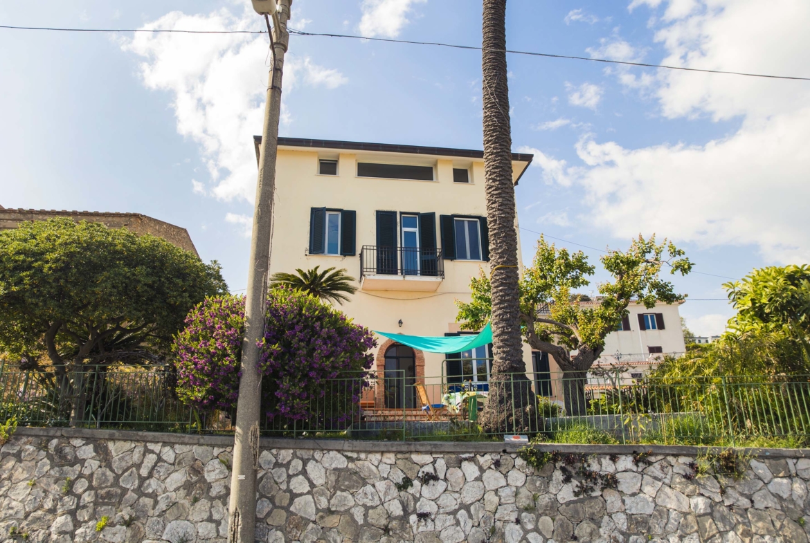 casa-vacanze-gaeta-villa-2